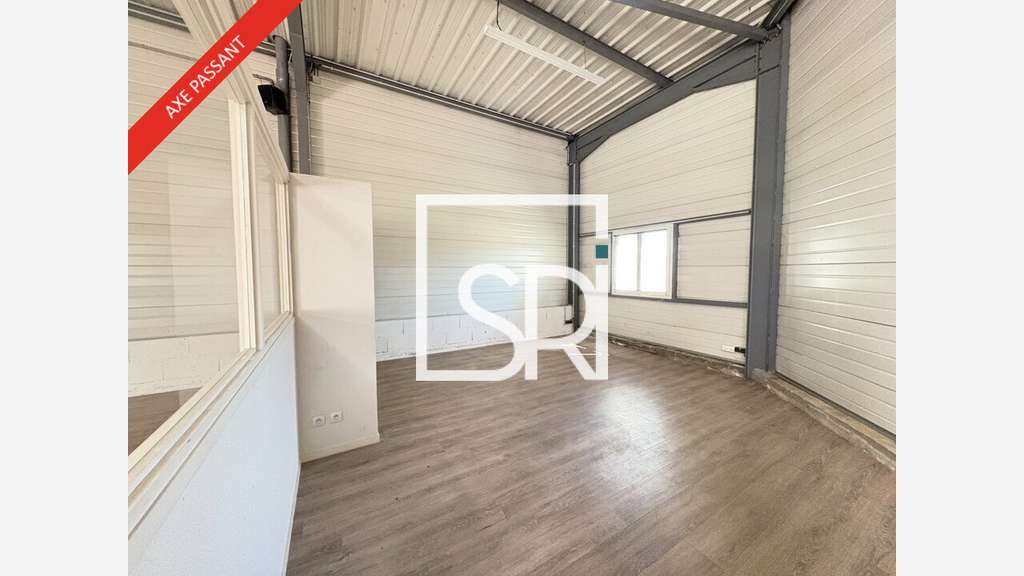 Local commercial de 450m² à louer à Aubiere