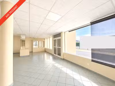 Local commercial de 635m² à louer en ZA à Aubière
