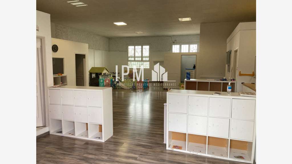 A louer local crèche 180m² à Aubignan 84810