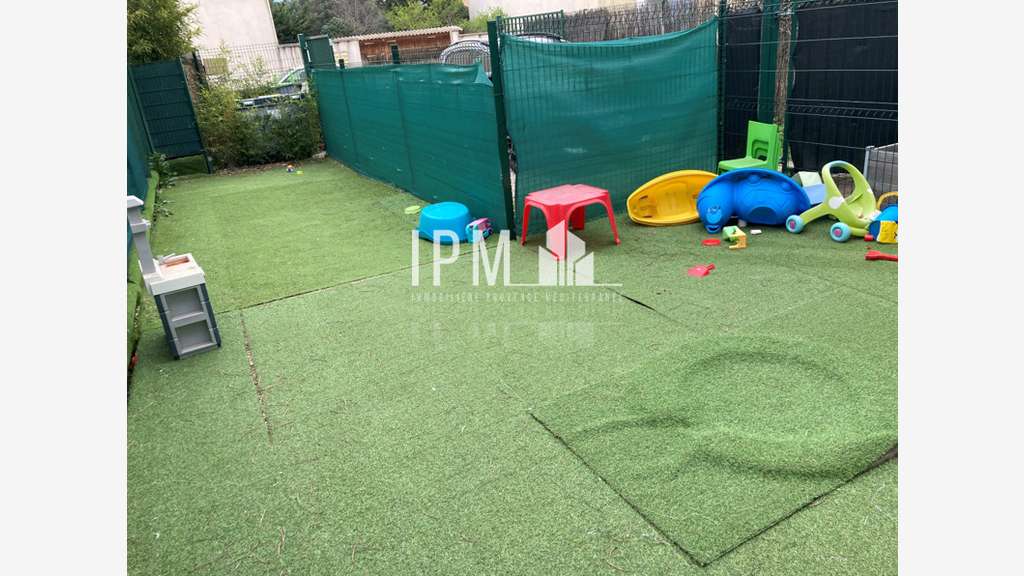 A louer local crèche 180m² à Aubignan 84810