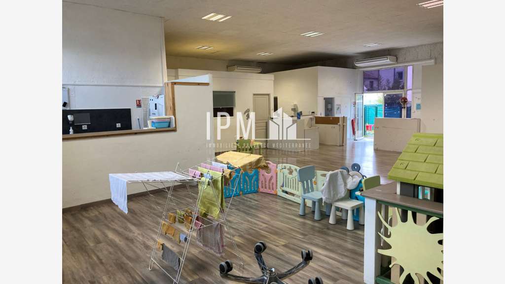 A louer local crèche 180m² à Aubignan 84810