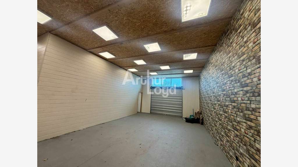 Local 360m² à louer à Aubigny-les Clouzeaux
