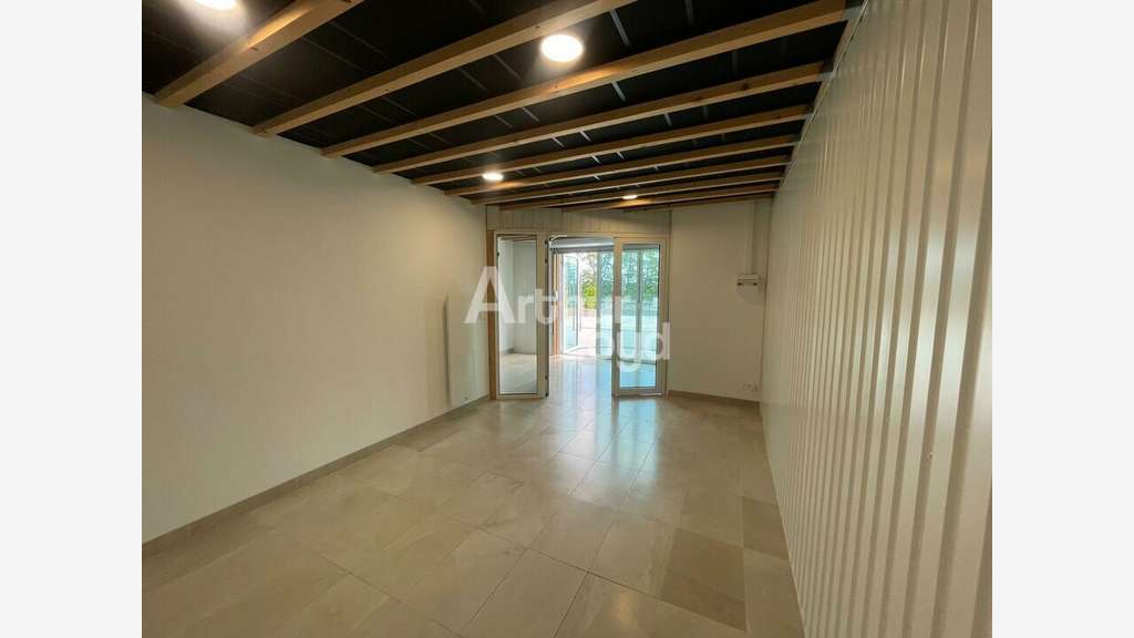 Loue local commercial 18m² à Aubigny les Clouzeaux