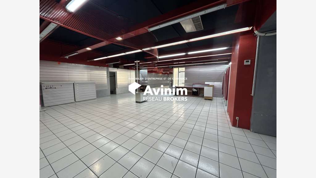 A louer local commercial 237m² empl N°1 à Auch