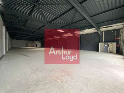 A louer cellule commerciale 740m² à Auch 