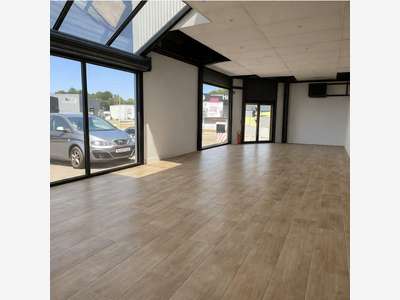 A louer local commercial 125m² à Auray 