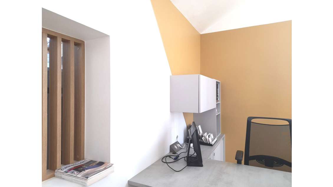 A louer local cial 110m² réserve parkings à Auray