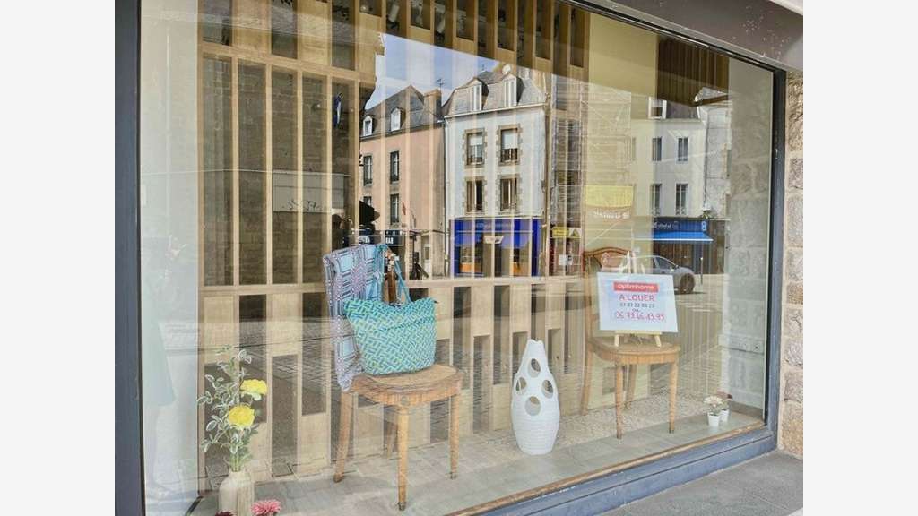 A louer local 40m² en galerie commerciale à Auray