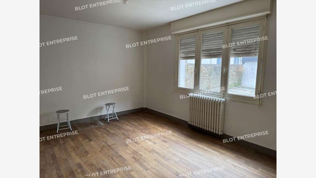 A louer immeuble mixte 270m² à Auray centre