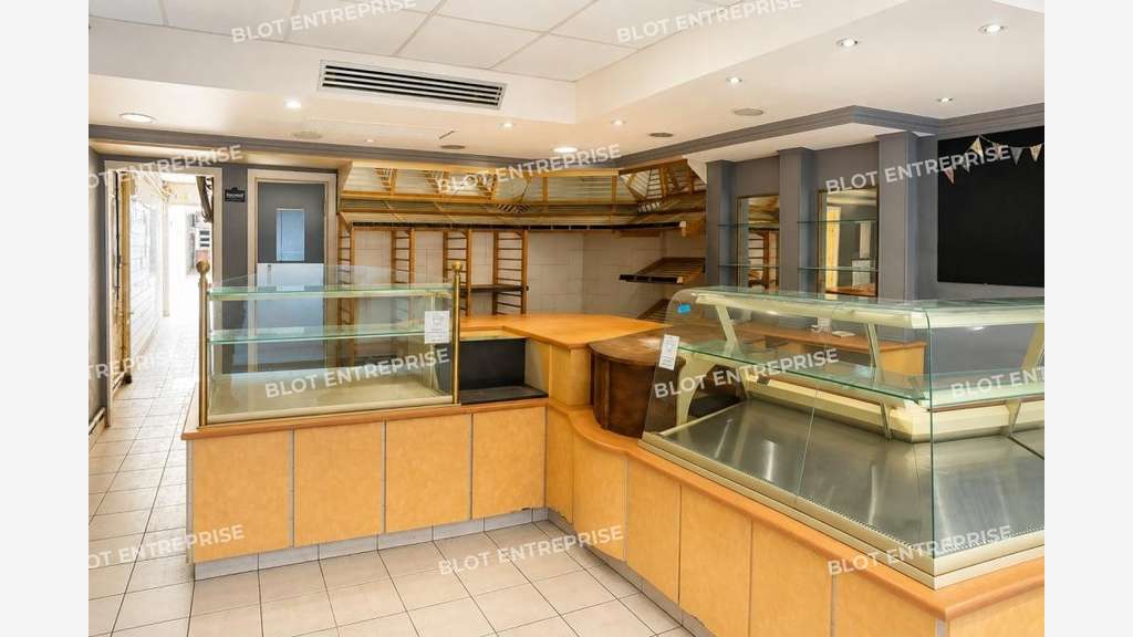 A louer immeuble mixte 270m² à Auray centre