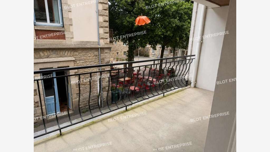 A louer immeuble mixte 270m² à Auray centre