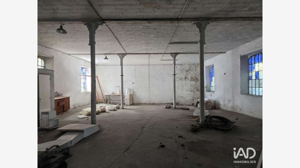A louer local d'activité de 355m² à Aussillon