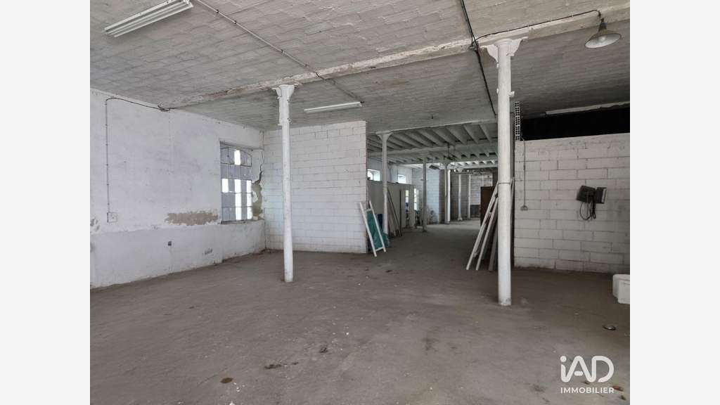 A louer local d'activité de 355m² à Aussillon