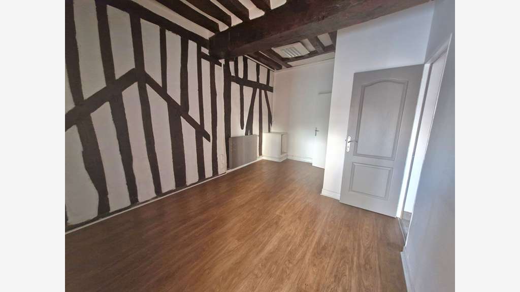 A louer local commercial de 50m² à Auxerre centre