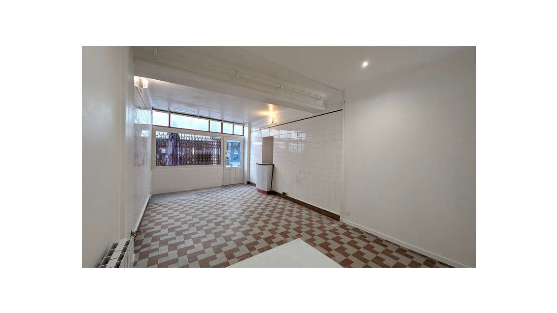 Local ancienne boucherie chevaline 40m² à Avallon