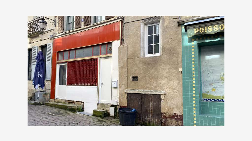 Local ancienne boucherie chevaline 40m² à Avallon
