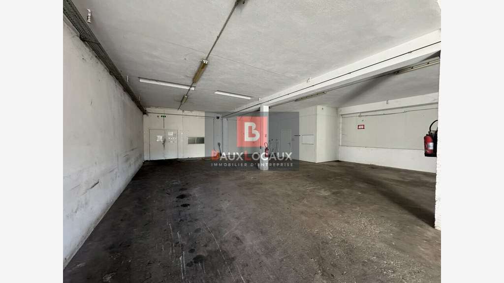 Local 1240m² à louer empl premium à Avignon