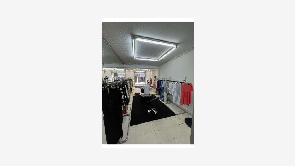 A louer boutique 42m² Avignon Intra-Muros Vernet