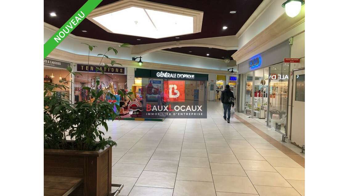 local commercial 476m² à louer en galerie Avignon 