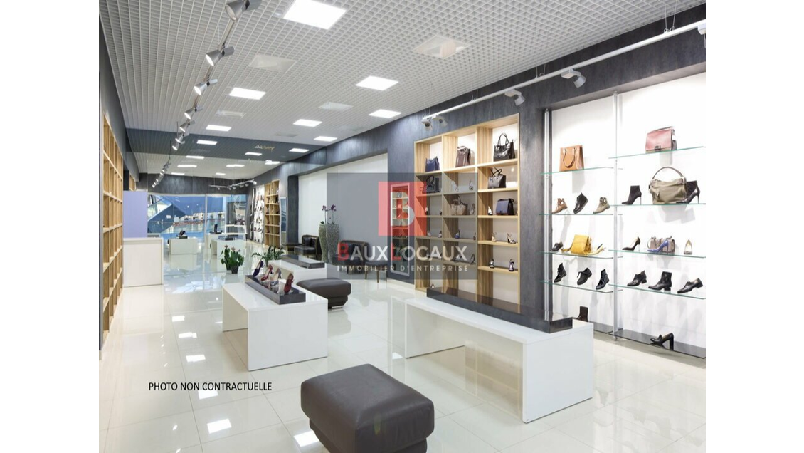 A louer local commercial 207m² empl N°1 Avignon