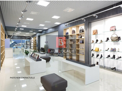 A louer local commercial 207m² empl N°1 Avignon
