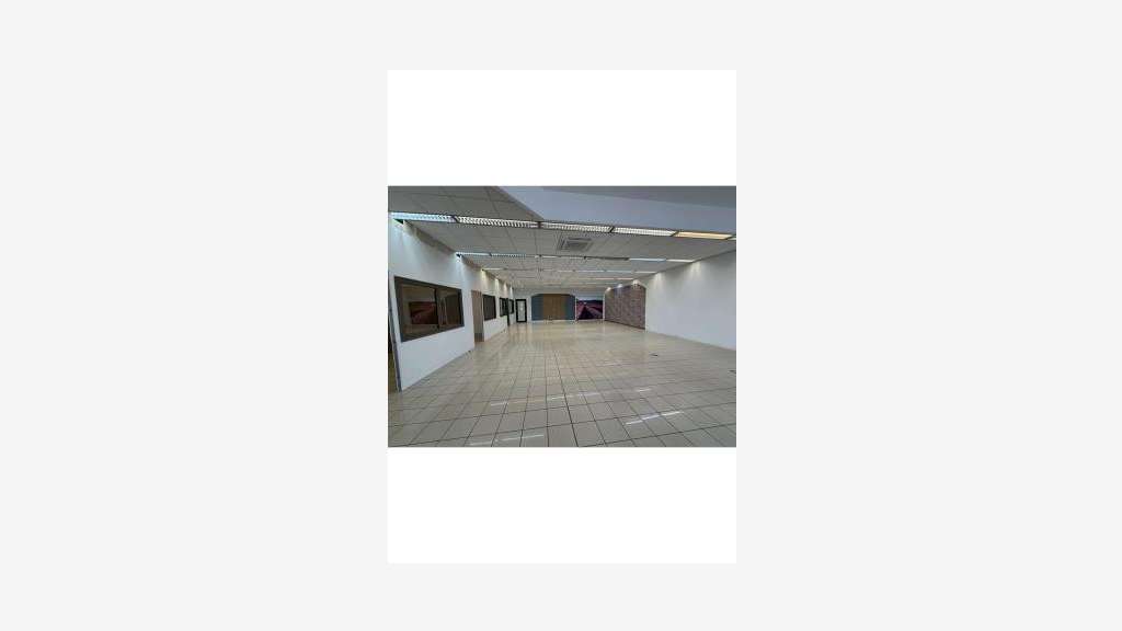 A louer local commercial 472m² ZAC Mistral 7