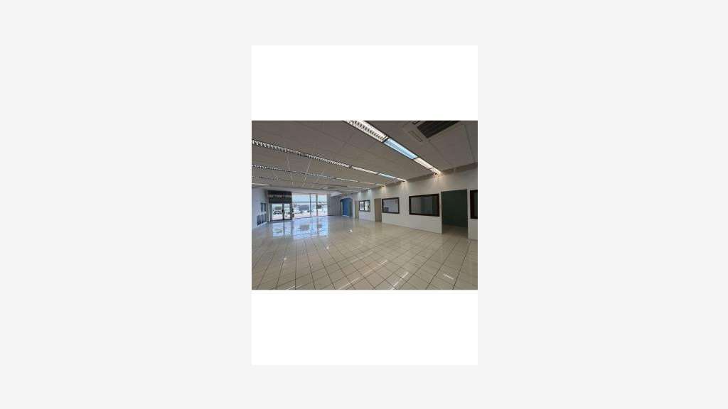 A louer local commercial 472m² ZAC Mistral 7
