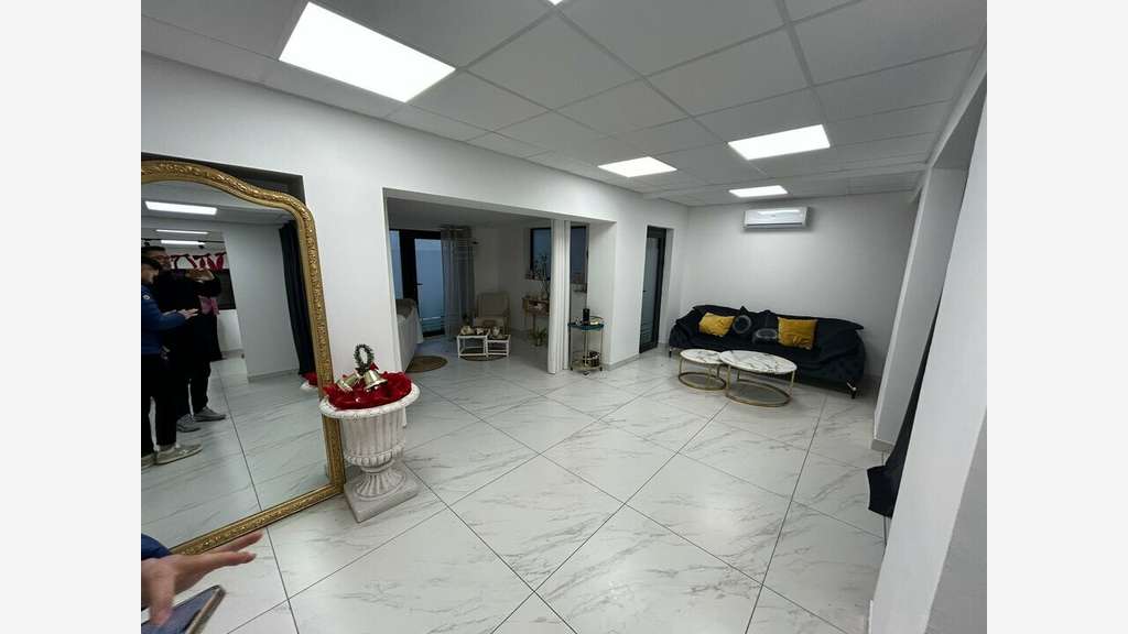 Local commercial 90m² à louer à Montfavet Avignon