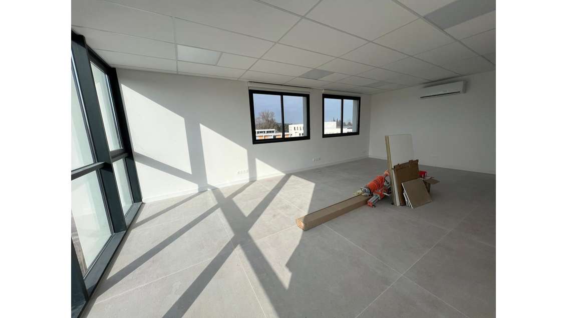 LOCAL NEUF 44m² A LOUER