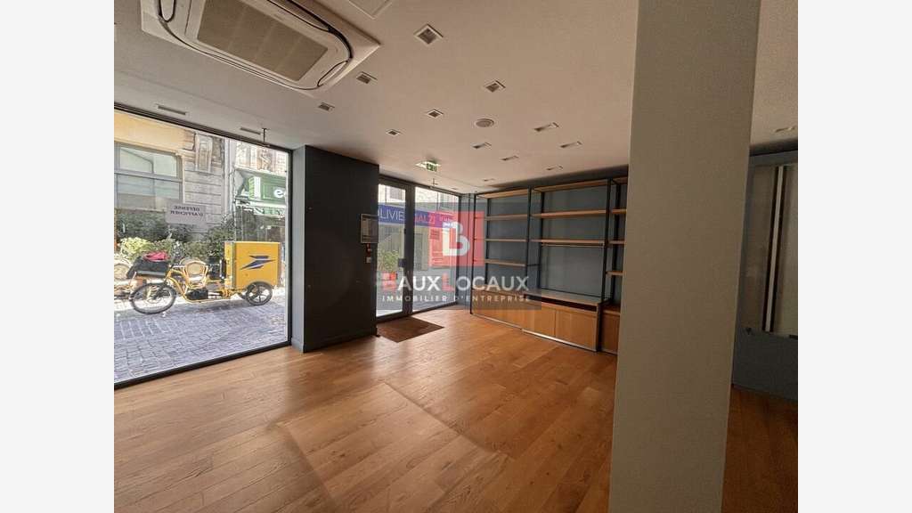 Local commercial 120m² à louer Avignon prox Halles