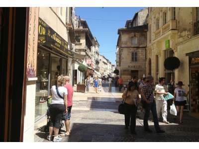 Location Locaux commerciaux - Boutiques à Avignon