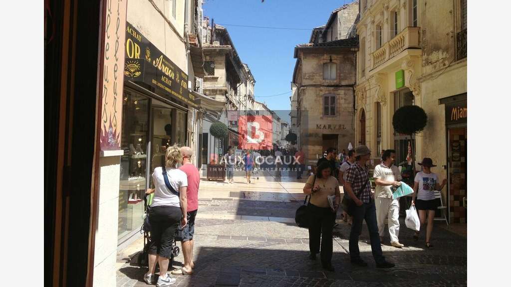 Local commercial 120m² à louer Avignon prox Halles
