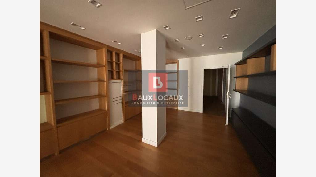 Local commercial 120m² à louer Avignon prox Halles