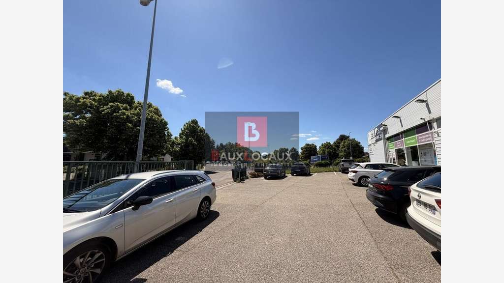 Local commercial 530m² à louer Avignon Realpanier