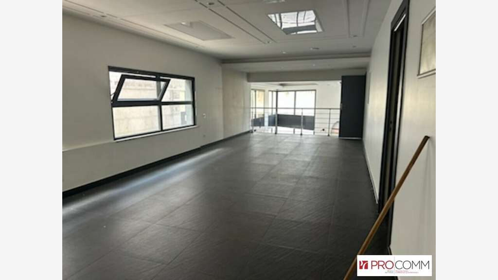 Local commercial 207m² à louer à Avignon centre