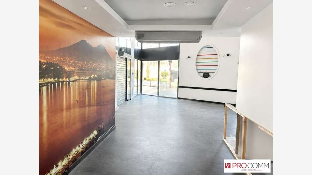Local commercial 207m² à louer à Avignon centre