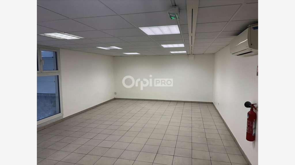 Local 800m² à louer sur axe très passant d'Avignon
