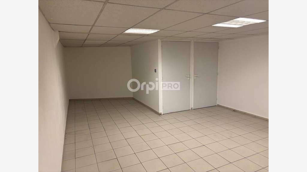 Local 800m² à louer sur axe très passant d'Avignon