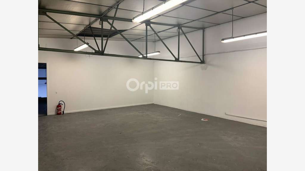 Local 800m² à louer sur axe très passant d'Avignon