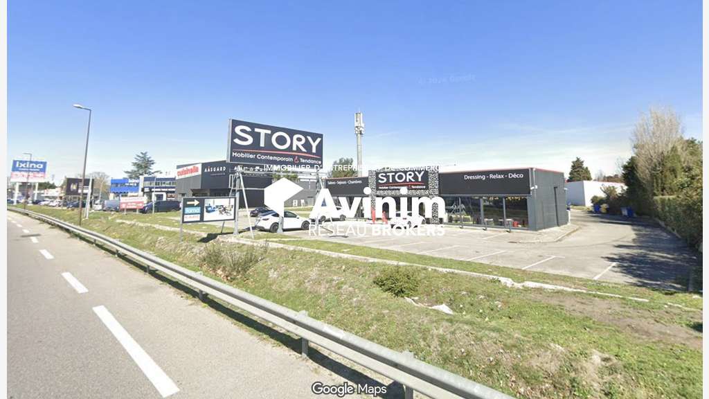 A louer local 1100m² Zone de la Cristole à Avignon