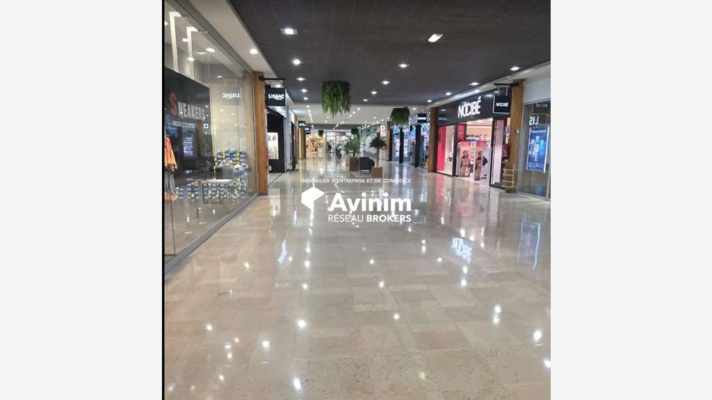 A louer local 130m² d'angle N°1 à Avignon Cap Sud: