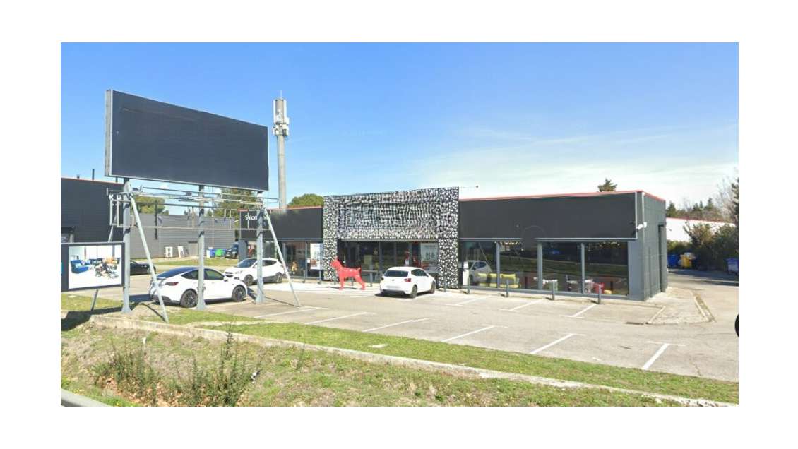 AVIGNON - LOCAL COMMERCIAL à louer