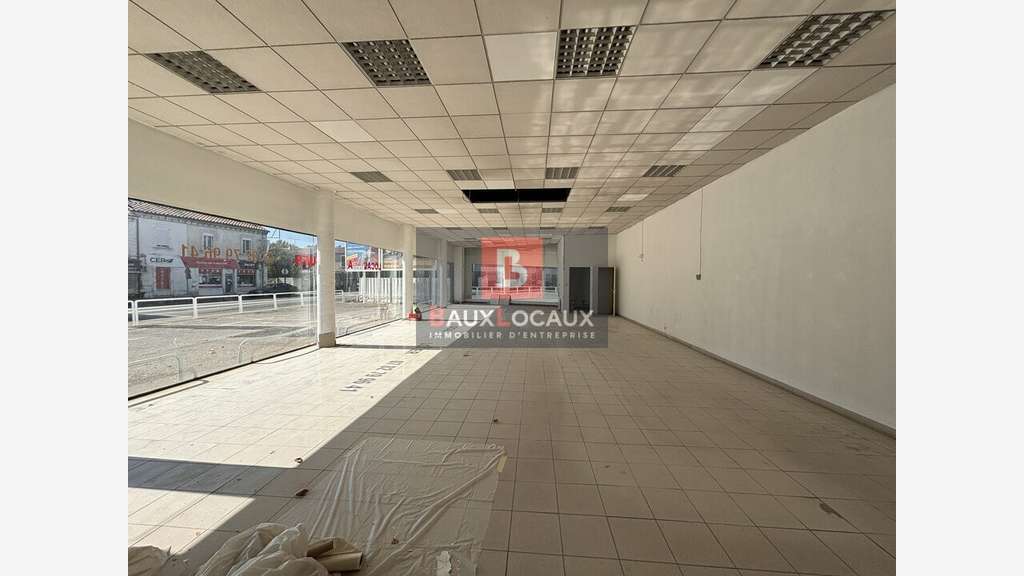 AVIGNON - LOCAL COMMERCIAL à louer