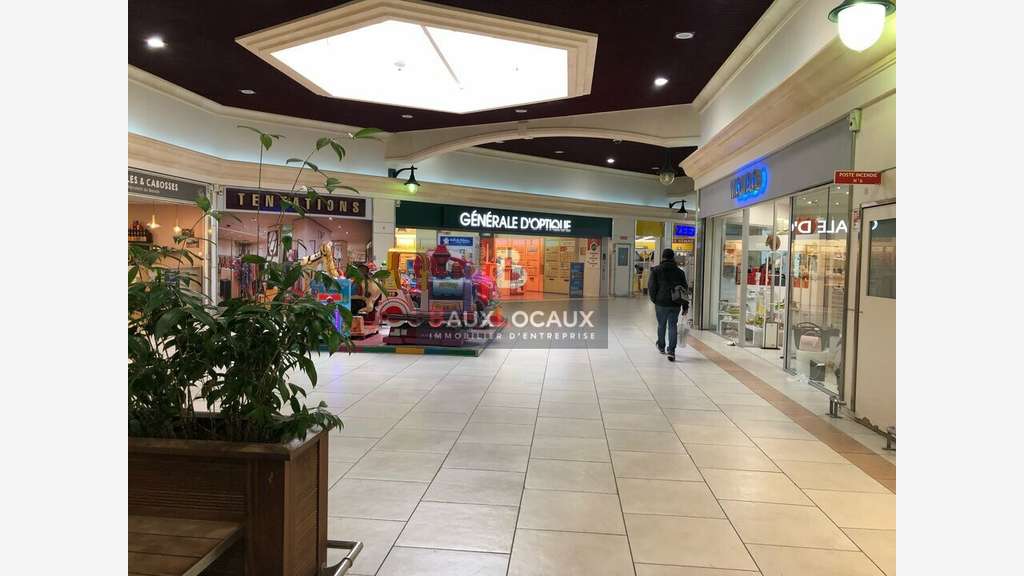 Local commercial de 120m² à louer en ccial Avignon