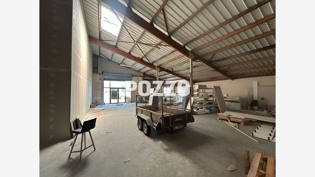 Local d'activité bureau de 511m² à Avranches