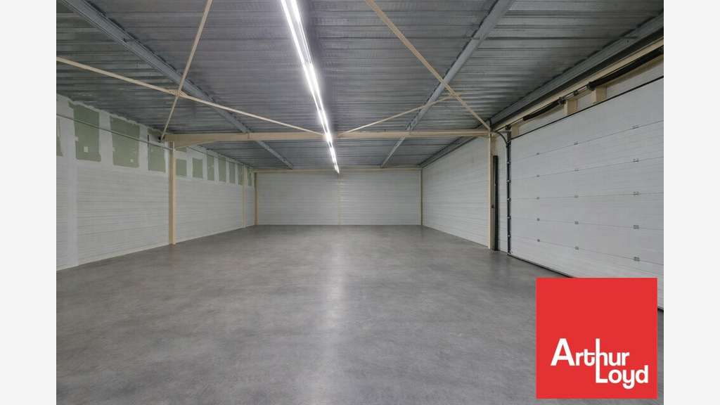 Local commercial à louer de 800m² à Azay-le-Brûlé