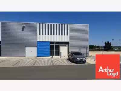 Loue cellule commerciale de 300m² Azay le Brulé