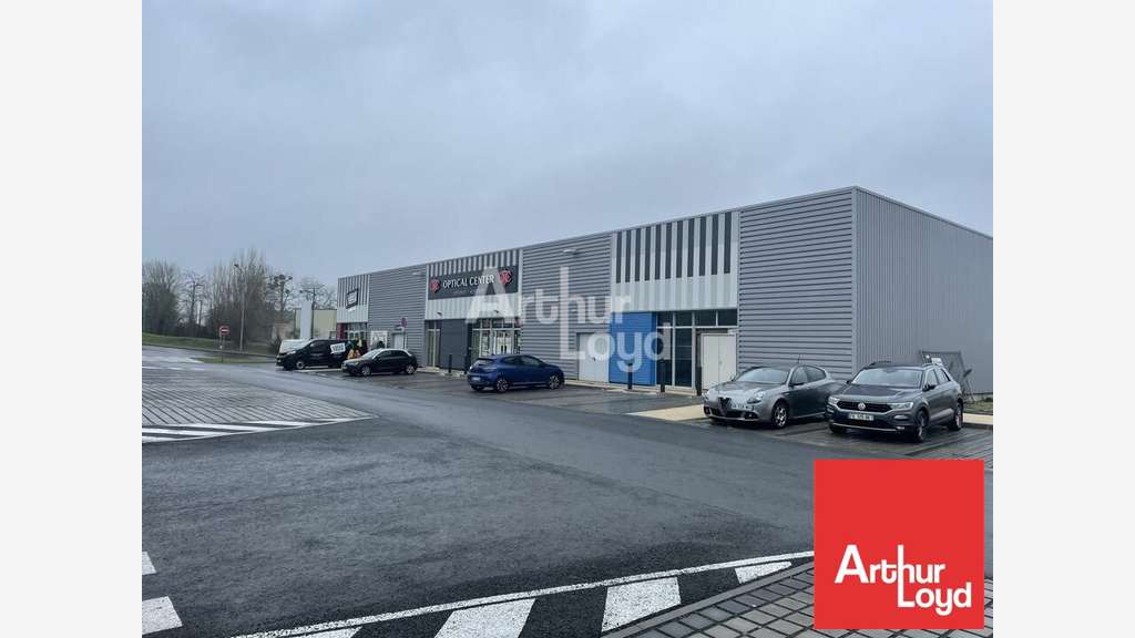 Loue cellule commerciale de 300m² Azay le Brulé
