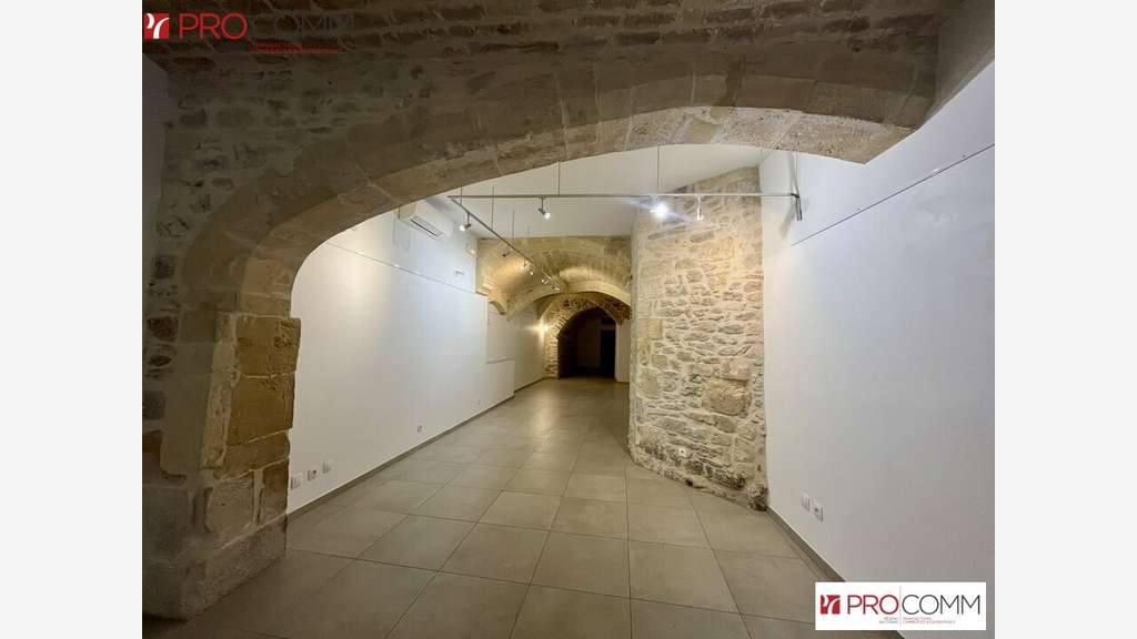 Local commercial de 132m² à louer Bagnols-sur-Cèze