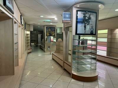 Location Locaux commerciaux - Boutiques à Bagnols-sur-Cèze